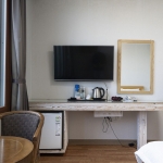 깔끔한 인테리어와 최신 시설을 갖춘 프리미엄 룸